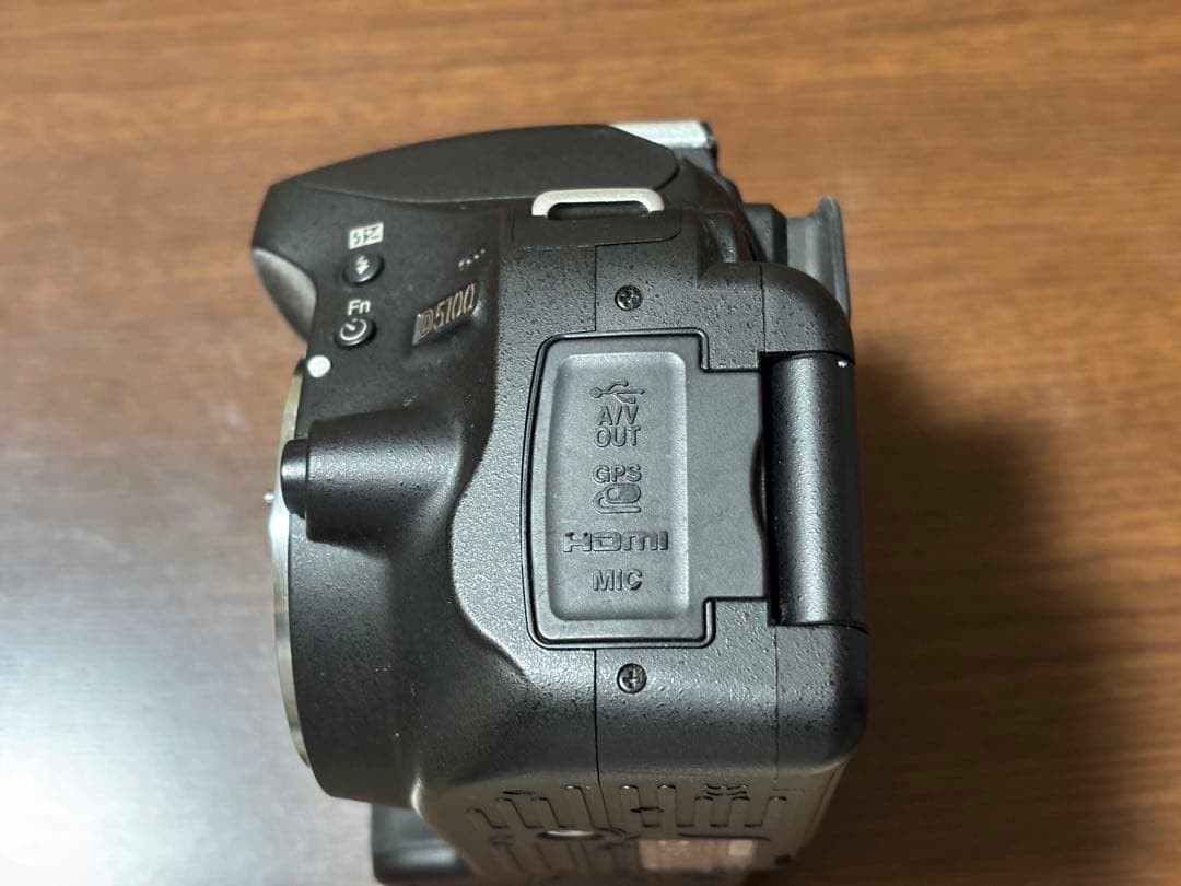 Nikon D5100 ダブルズームキット 動作確認済み フラッシュ不良 欠品有