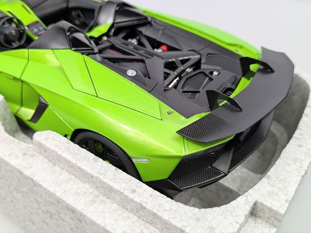 ミニカー 1/18 オートアートランボルギーニ アヴェンタドール J レア品