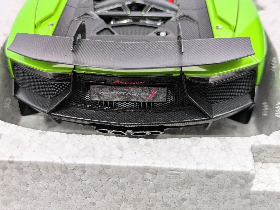 ミニカー 1/18 オートアートランボルギーニ アヴェンタドール J レア品