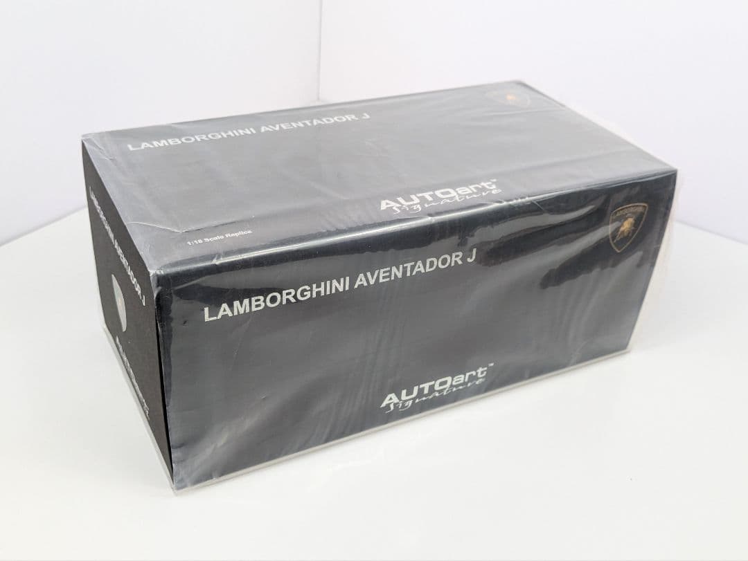 ミニカー 1/18 オートアートランボルギーニ アヴェンタドール J レア品
