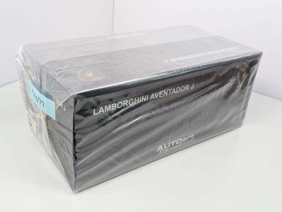 ミニカー 1/18 オートアートランボルギーニ アヴェンタドール J レア品