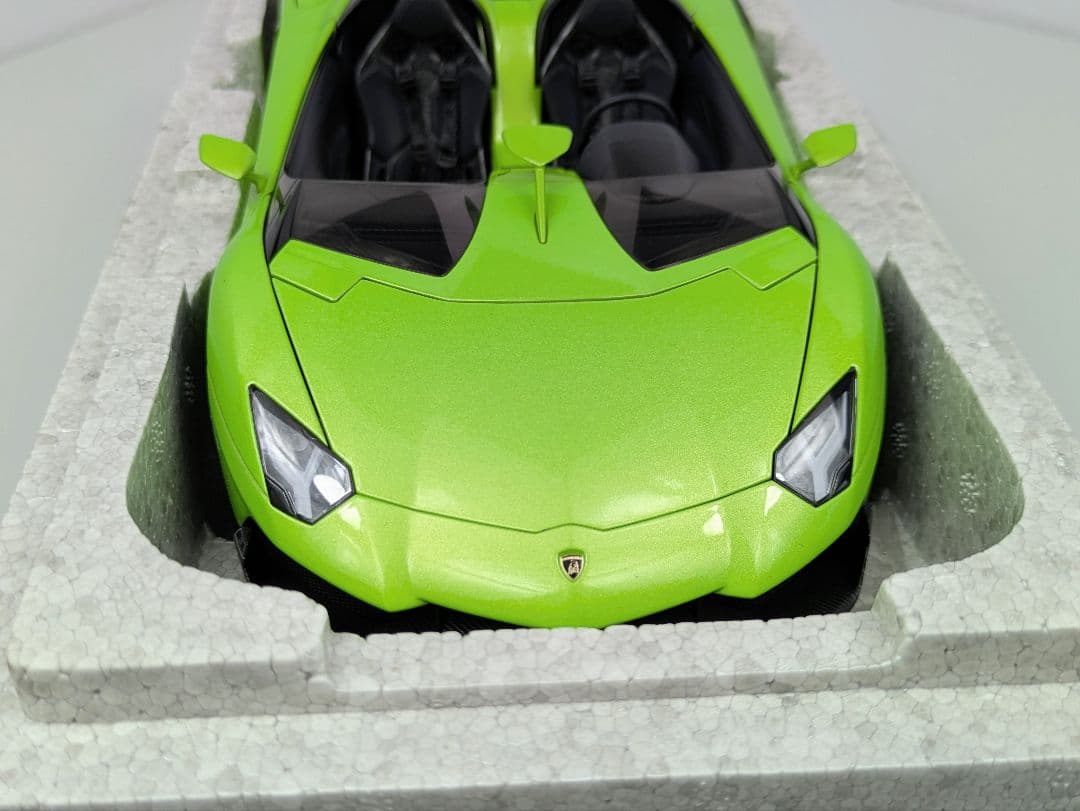 ミニカー 1/18 オートアートランボルギーニ アヴェンタドール J レア品