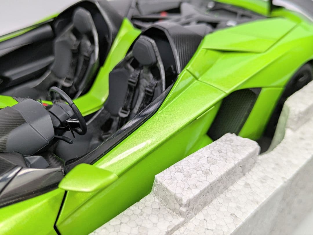 ミニカー 1/18 オートアートランボルギーニ アヴェンタドール J レア品