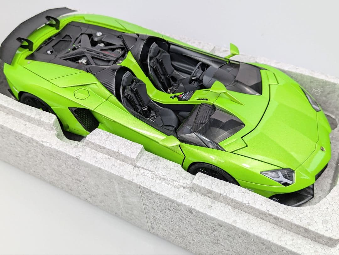 ミニカー 1/18 オートアートランボルギーニ アヴェンタドール J レア品