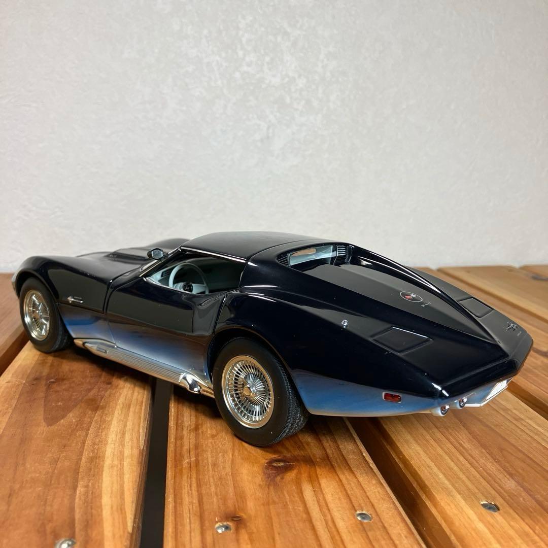 オートアート1/18 コルベット MANTA RAY'68 BLUE