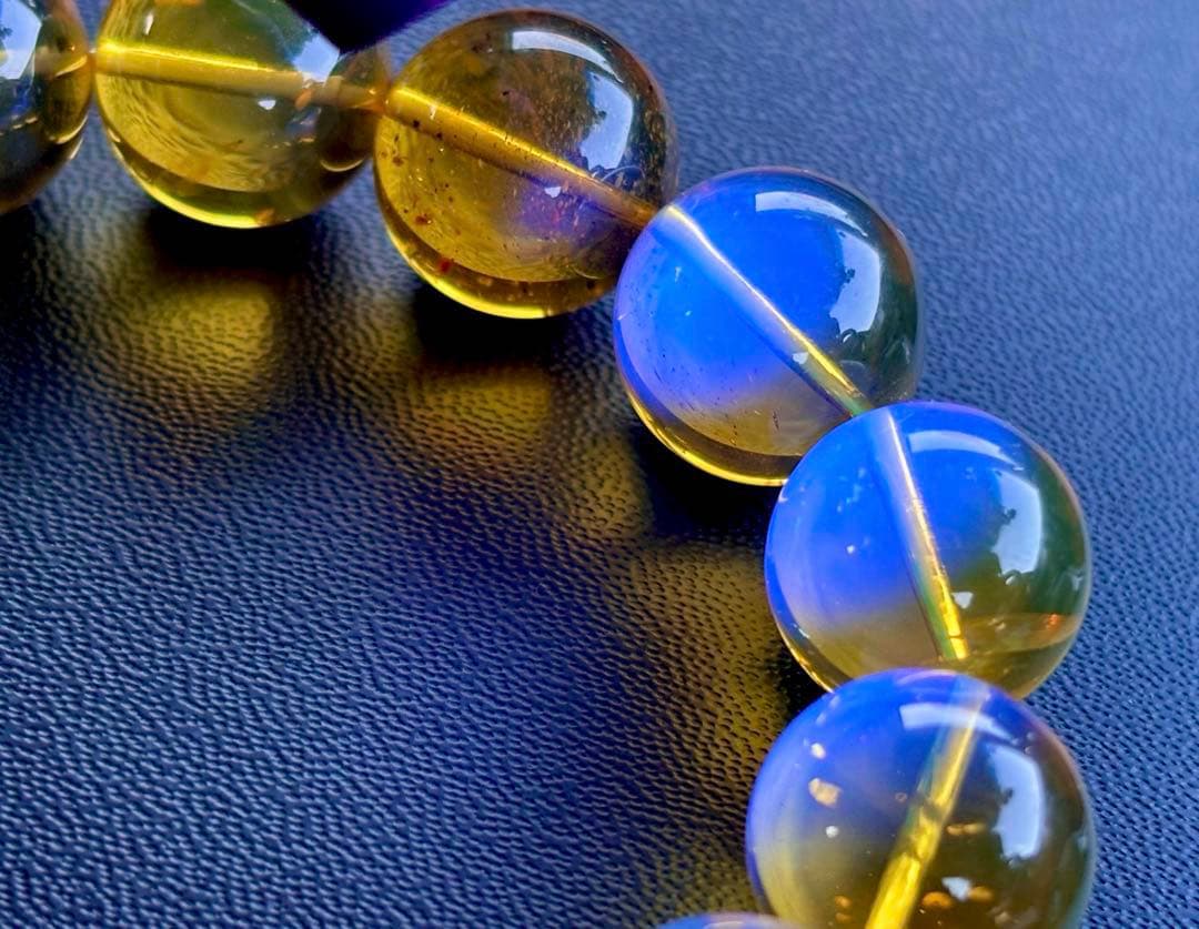 夢幻品質　時空を超越した奇跡の逸品　幻の天然ロイヤルブルーアンバー　ドミニカ産