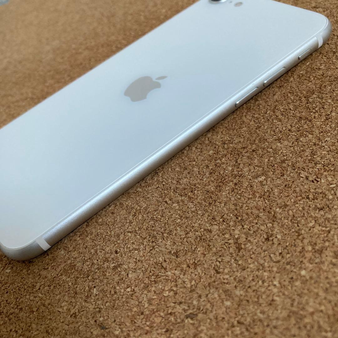 4141【早い者勝ち】電池新品☆iPhoneSE2 64GB SIMフリー☆