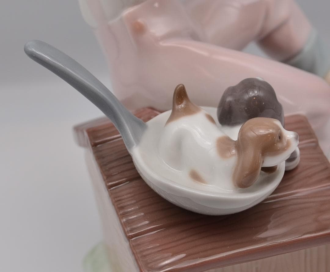 最良の選択　＃7621　★リヤドロ　スペイン　ポーセリン　光沢仕上げ　箱付　美品