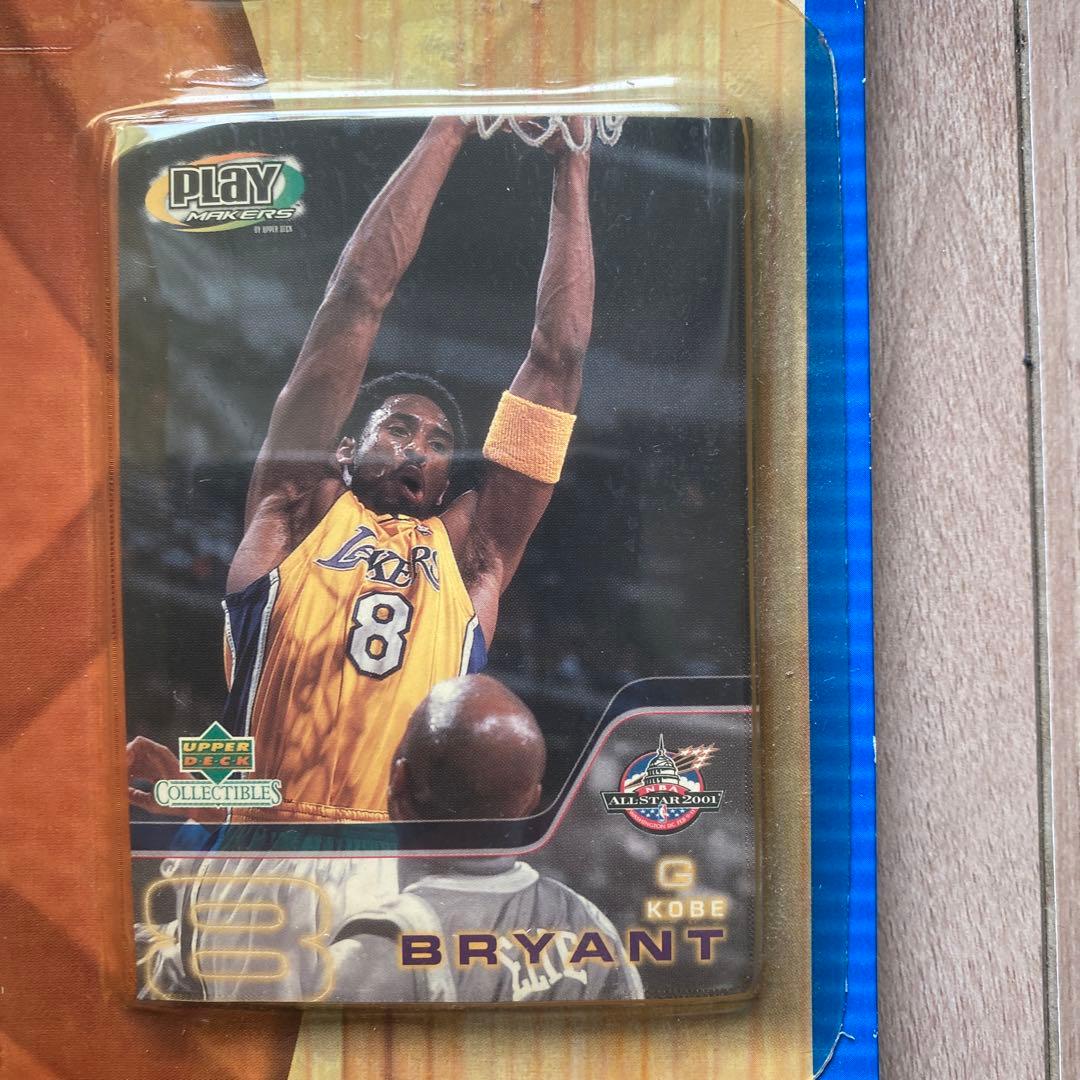 NBAコービーブライアント　フィギュア、カード付き