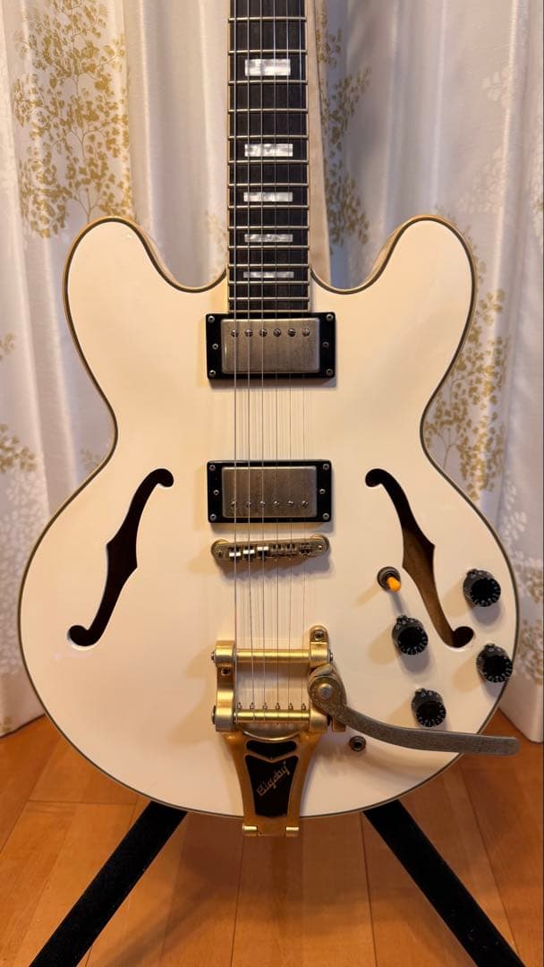 Epiphone ES-355 Alpine White ビグスビー