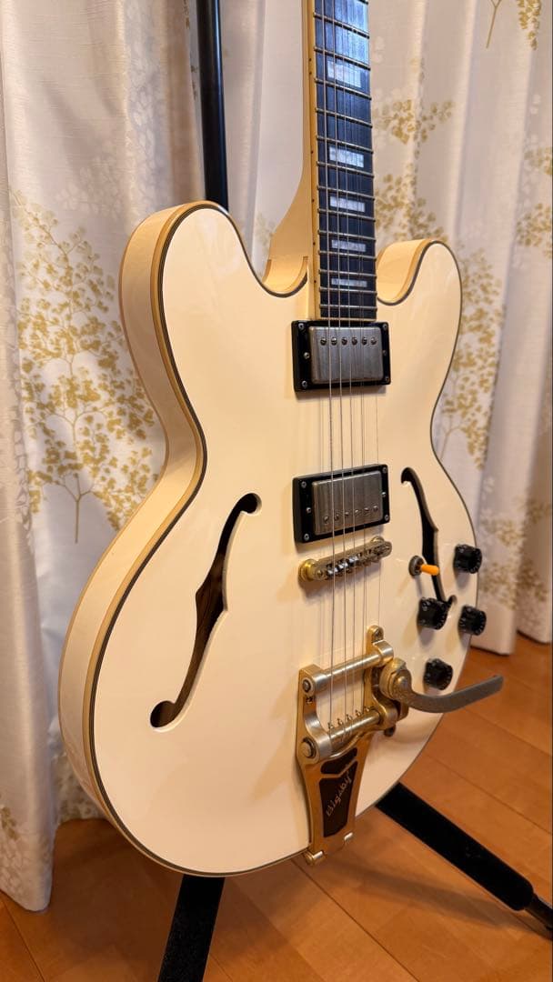 Epiphone ES-355 Alpine White ビグスビー