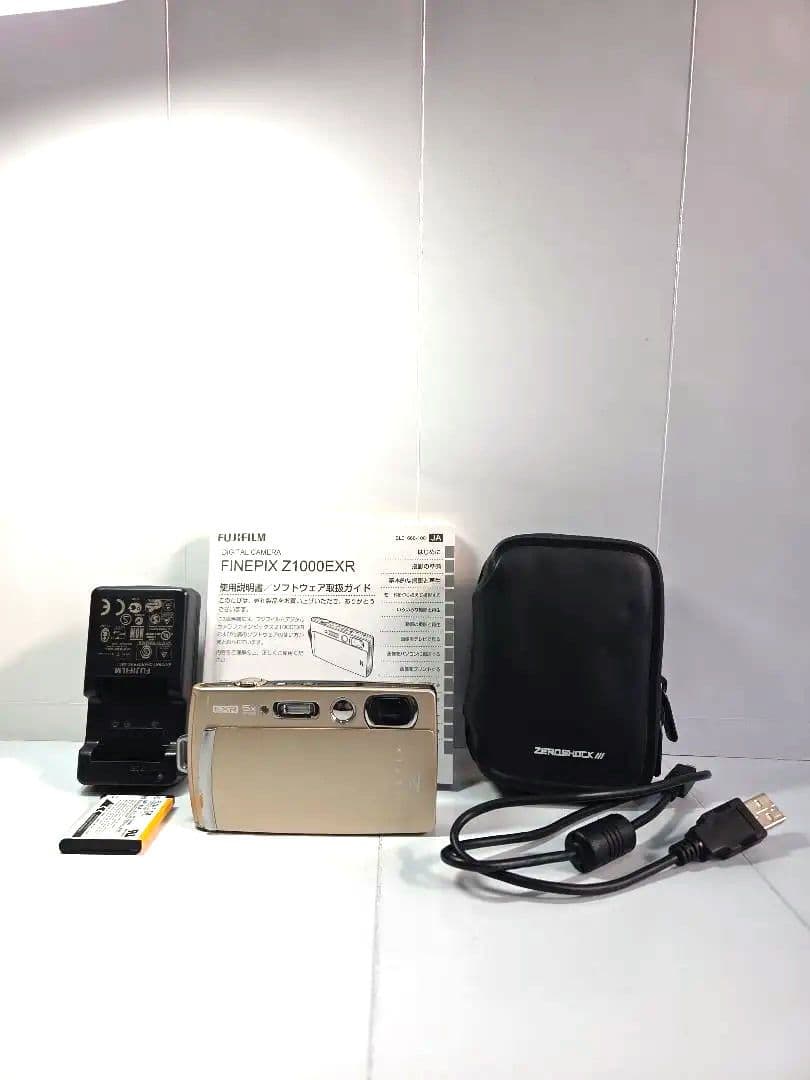 FUJIFILM・FINEPIXZ1000EXR（デジタルカメラ）・収納ケース付