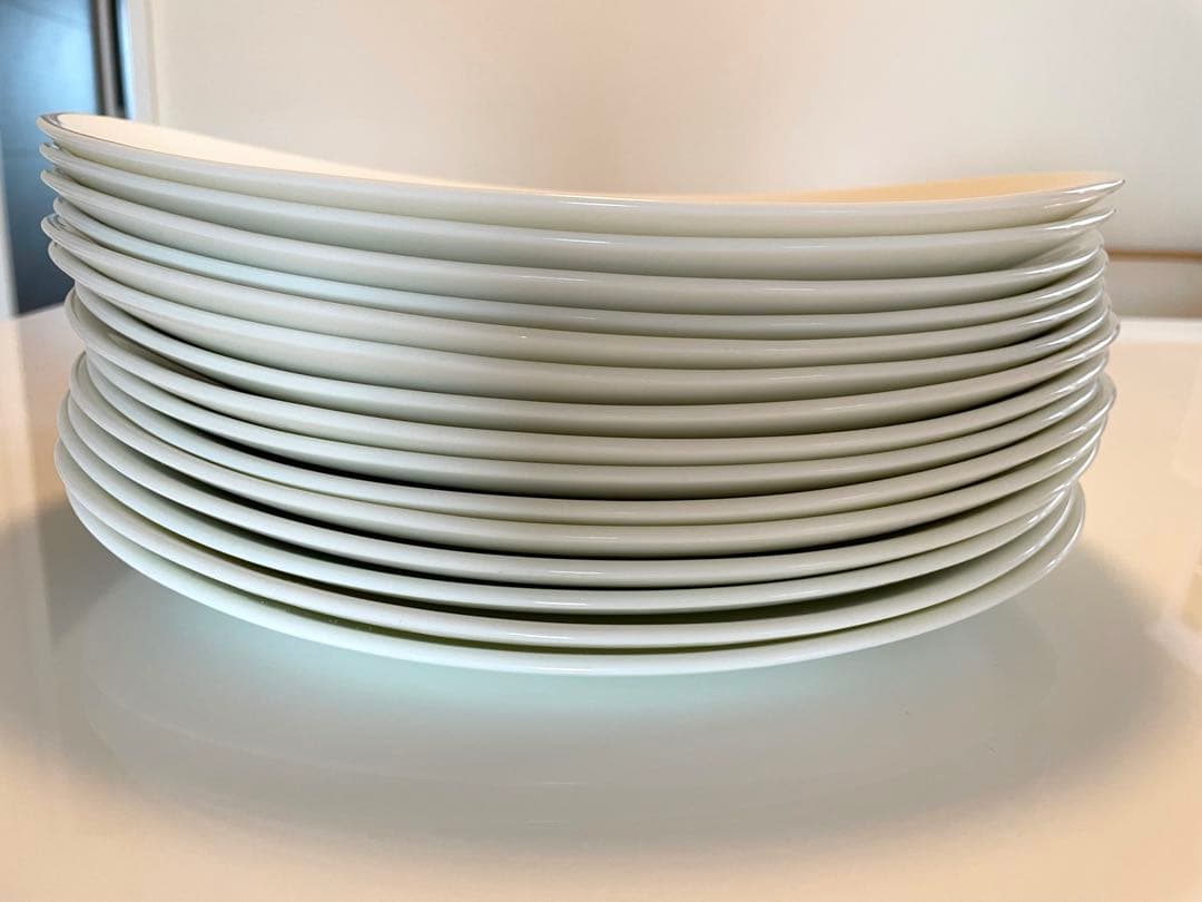 おしゃれ皿15枚セット！未使用！新品！美品！個性的なオーバル型デザイン白皿