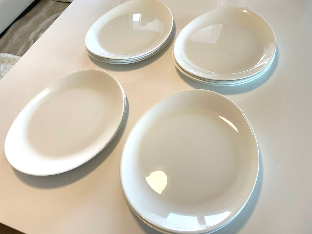 おしゃれ皿15枚セット！未使用！新品！美品！個性的なオーバル型デザイン白皿