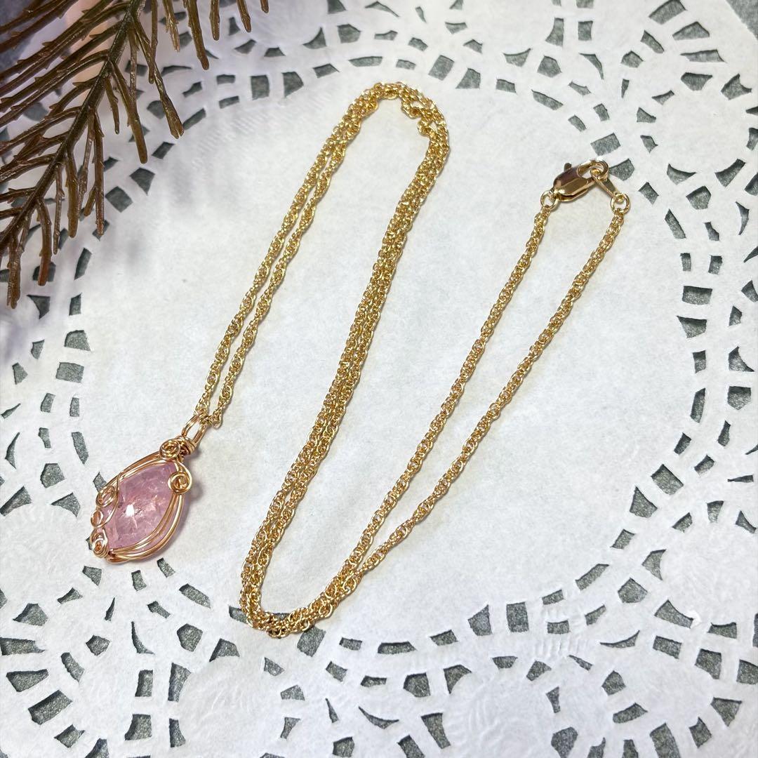 【4月誕生石】モルガナイトカボションの天然石ネックレス