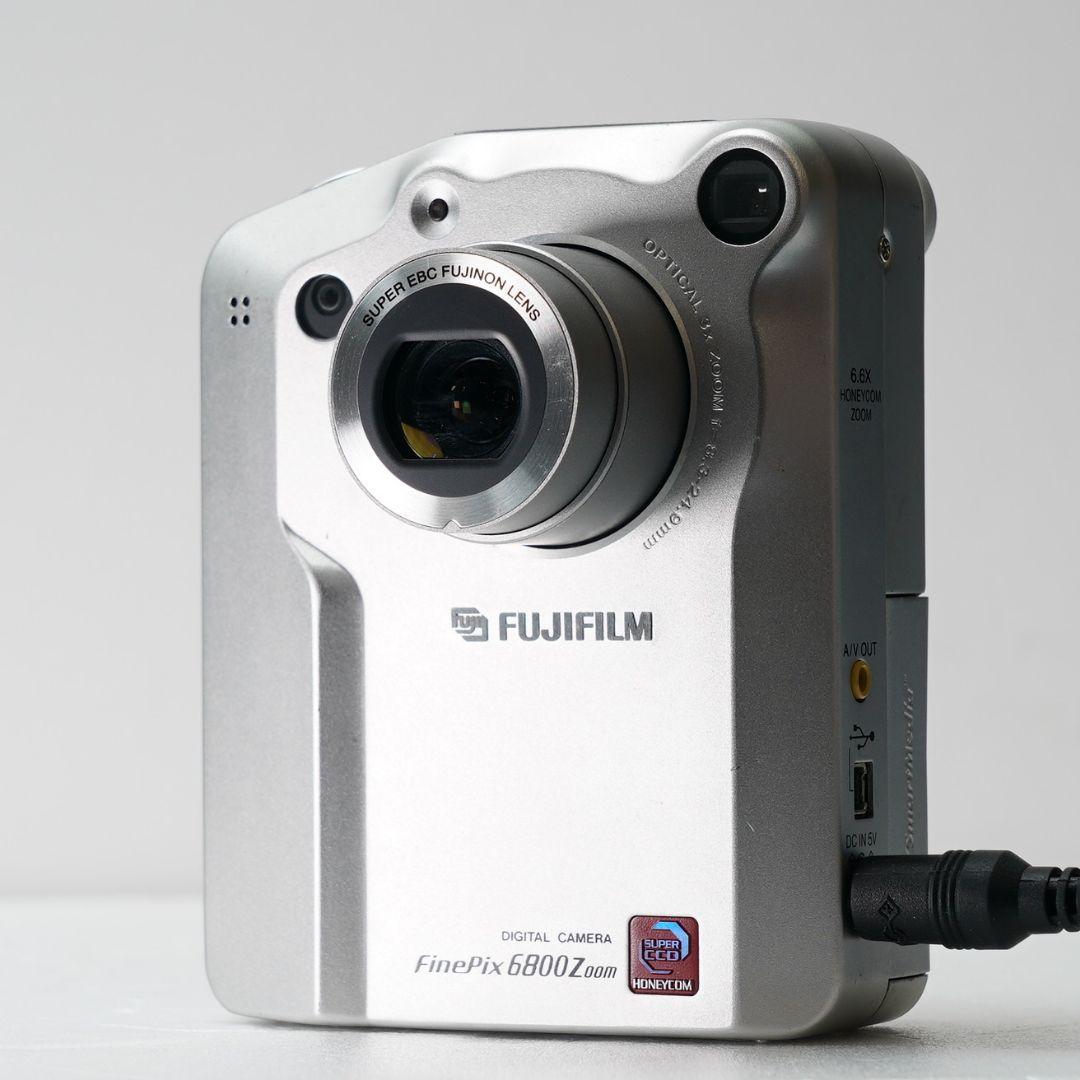 デジタルカメラ FUJIFILM FinePix 6800Z