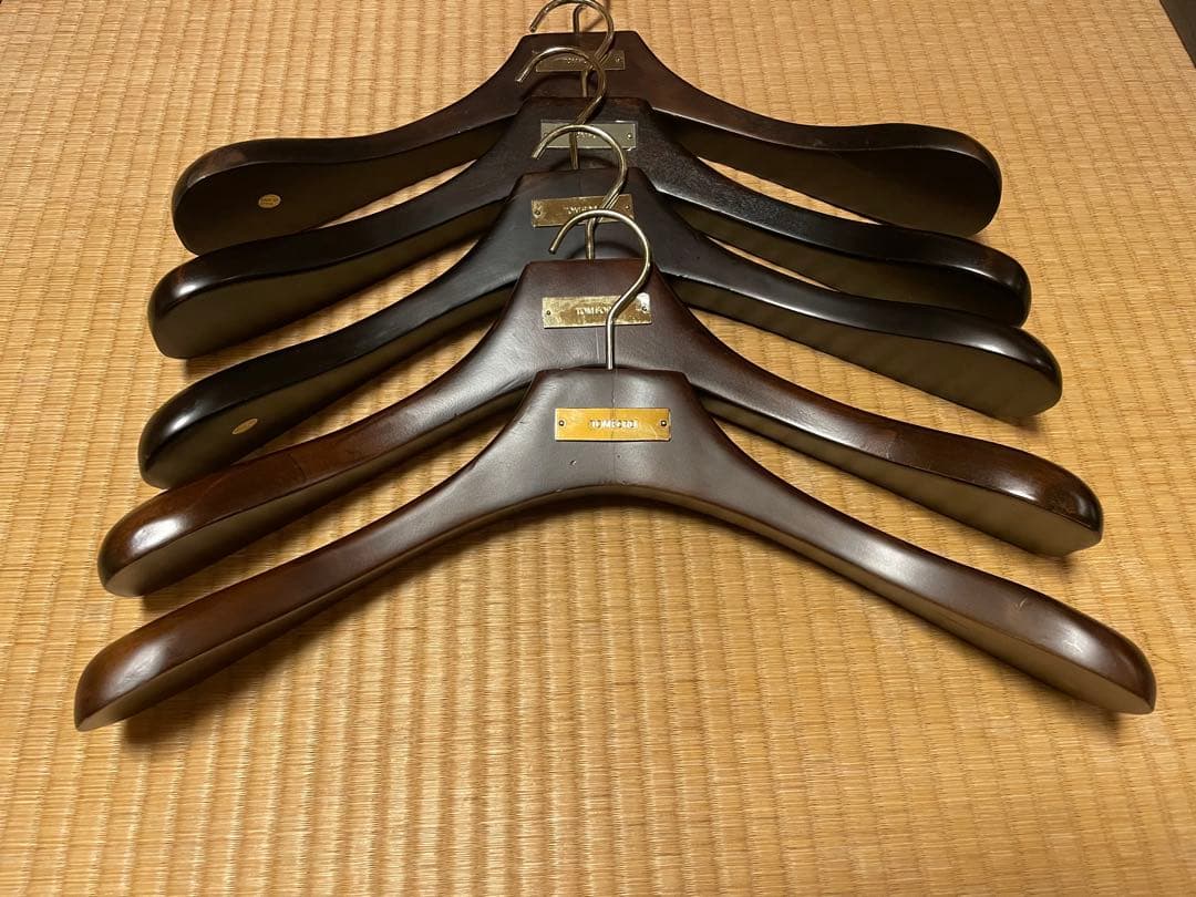 トムフォード　木製衣類ハンガー 5本セット
