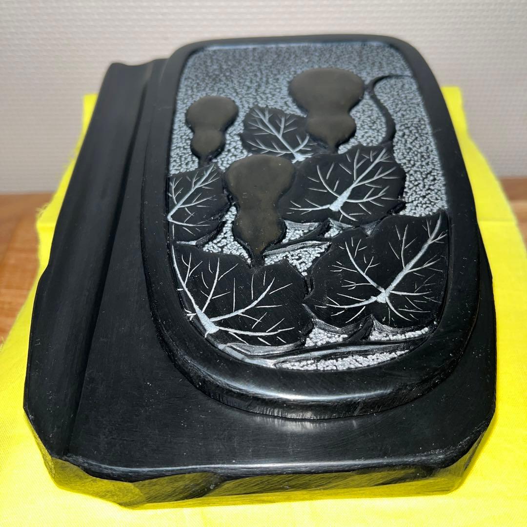 ⭕️雄勝硯　蓋付瓢箪彫刻硯　遠藤弘行　筆置き付き　手間多い　蓋の瓢箪が美しい　硯