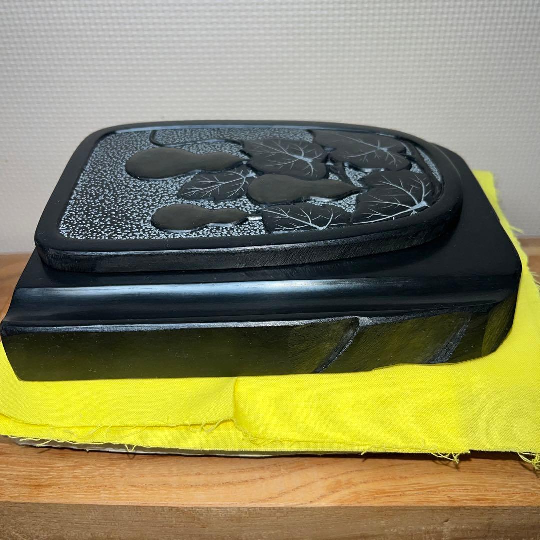 ⭕️雄勝硯　蓋付瓢箪彫刻硯　遠藤弘行　筆置き付き　手間多い　蓋の瓢箪が美しい　硯