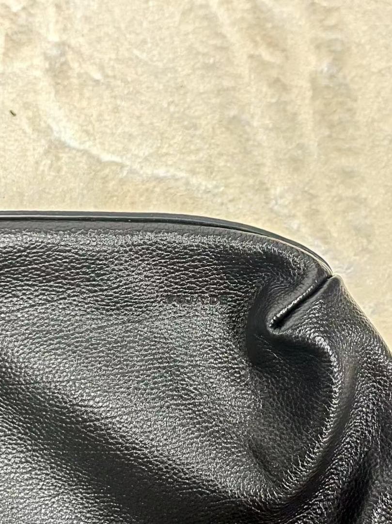 Vujade ブラックレザー ショルダーバッグ