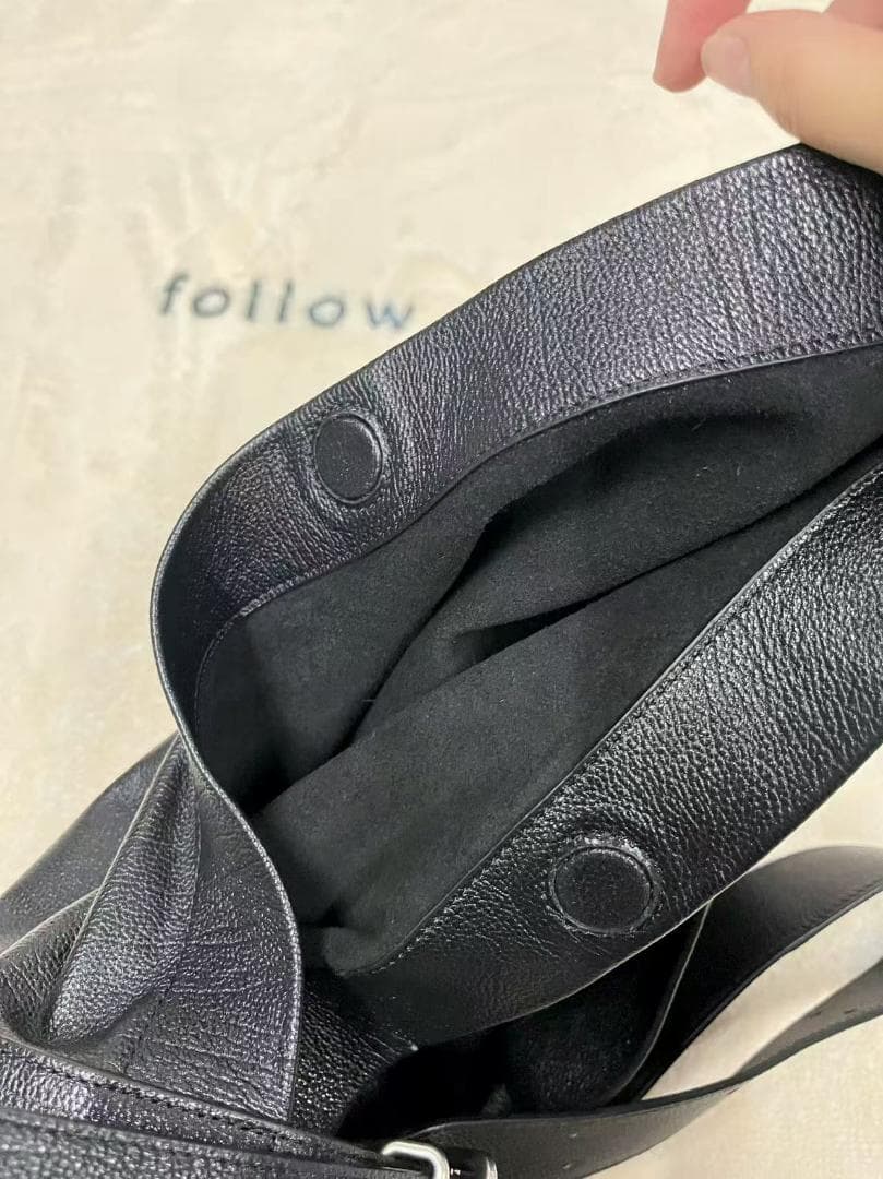 Vujade ブラックレザー ショルダーバッグ