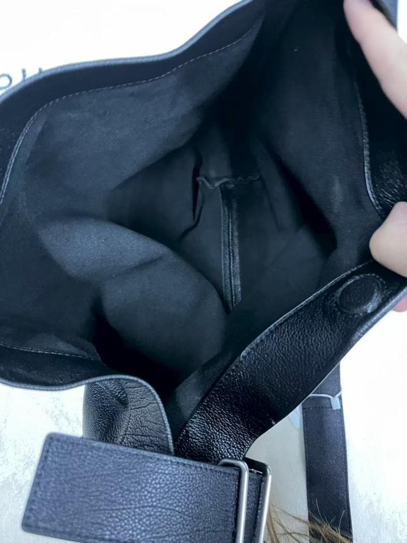 Vujade ブラックレザー ショルダーバッグ