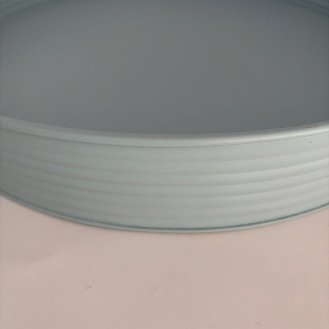 北欧デンマーク青いブリキ製円形トレイ特大サイズ新品未使用