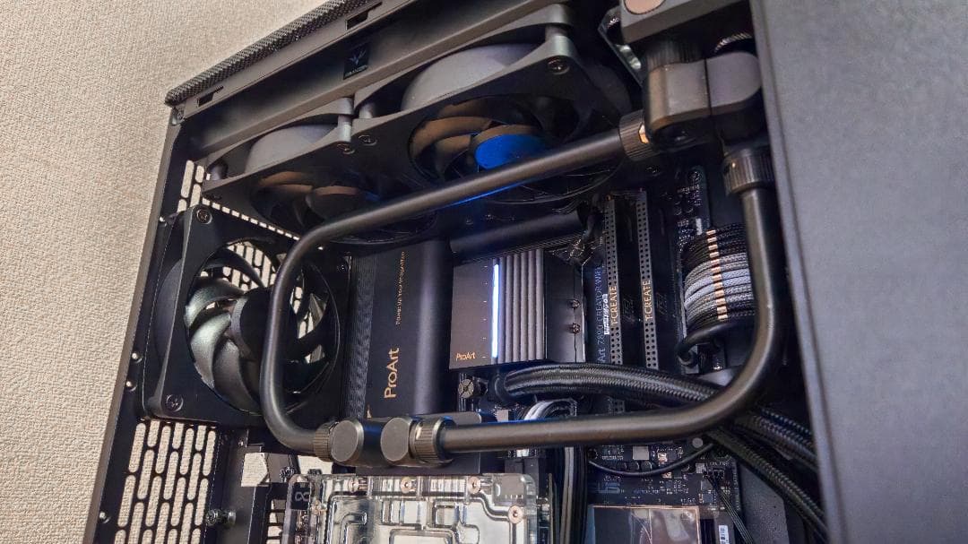 Fractal Design North 自作 PC