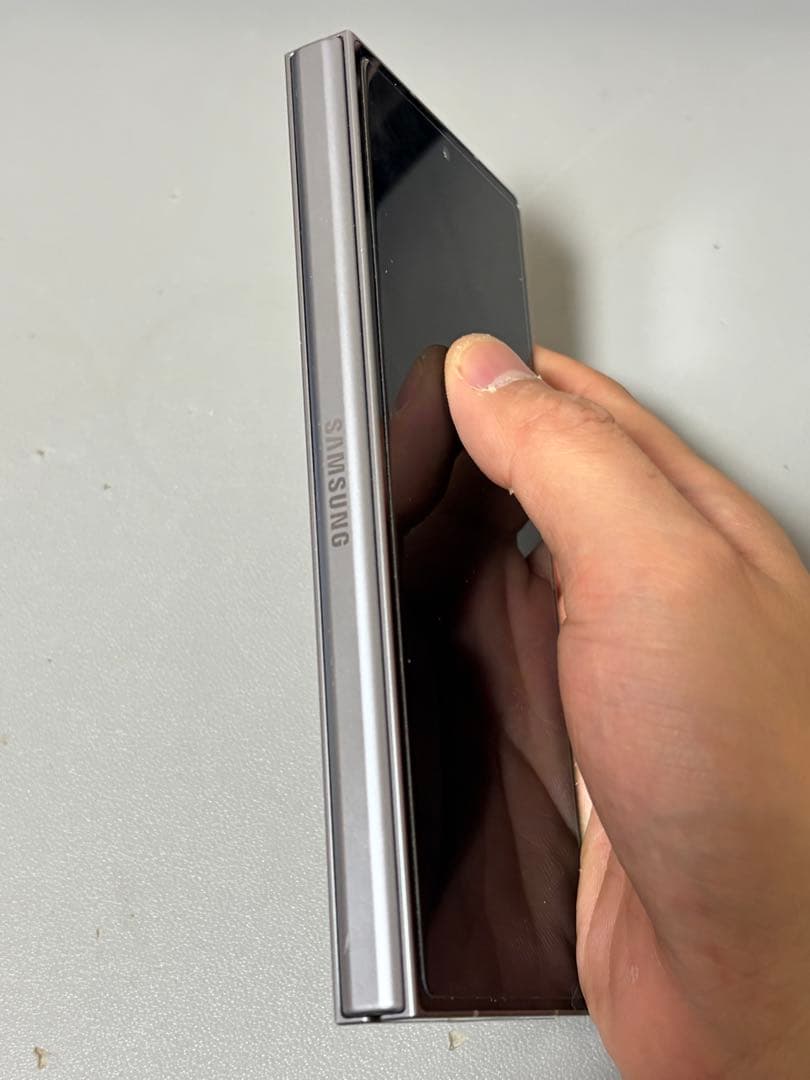 超美品 Galaxy Z Fold6 12+512 シルバー シャドウ 台湾版
