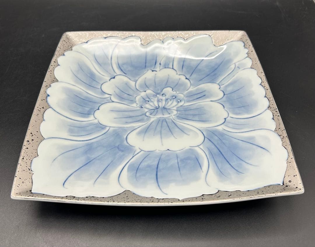 陶器　有田焼　宗右衛門　プラチナ牡丹　銀彩　大皿　四方皿　2枚 未使用品
