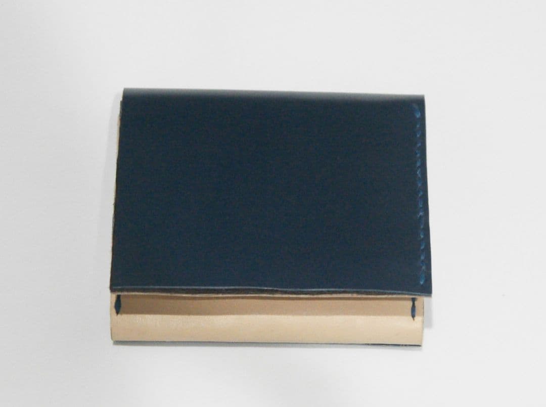 ベビーカーフ×ヌメ革二つ折りウォレット