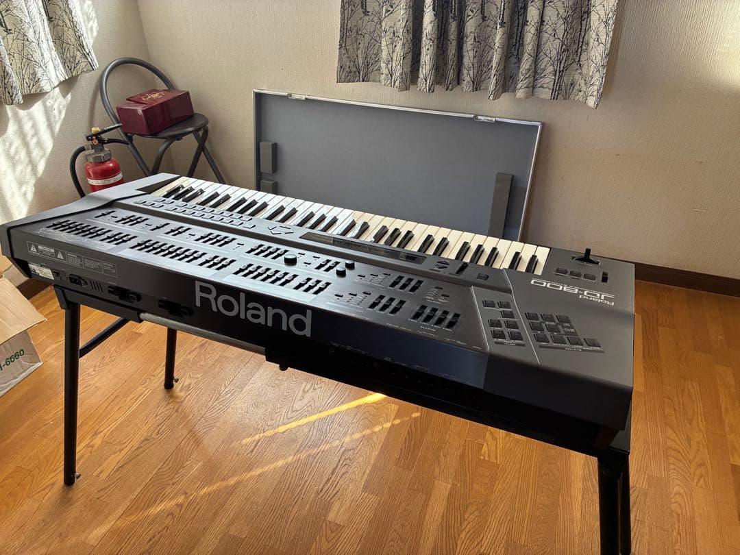 (再出品)Roland JD-800 シンセサイザー 61鍵
