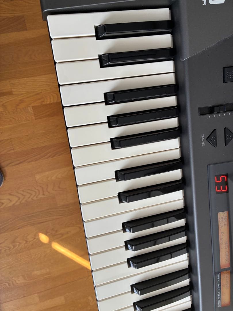 (再出品)Roland JD-800 シンセサイザー 61鍵