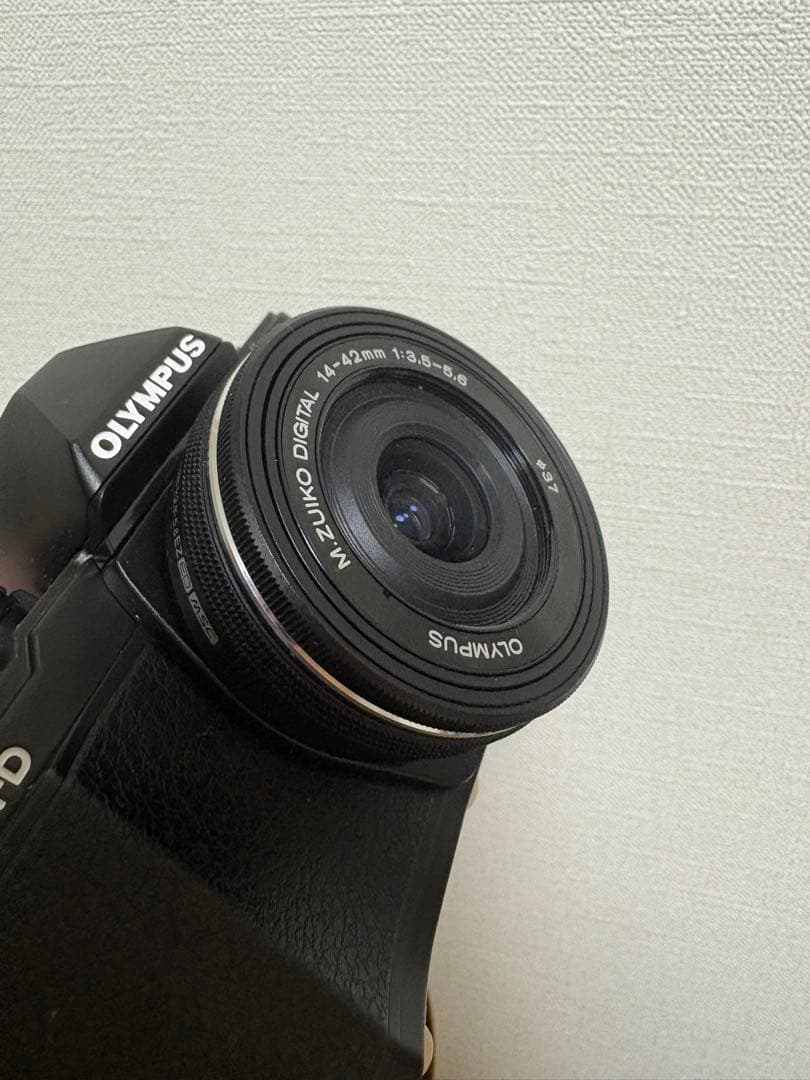 【美品】OLYMPUS OM-D E-M10 MarkⅡ レンズ2本＋バッグ付き