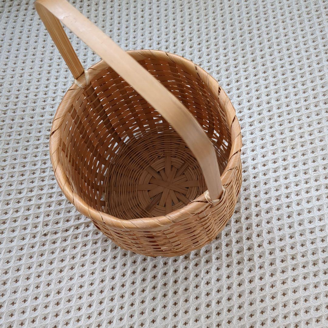 籐かご（竹みたいな細工）サイズ（15cm15cm）