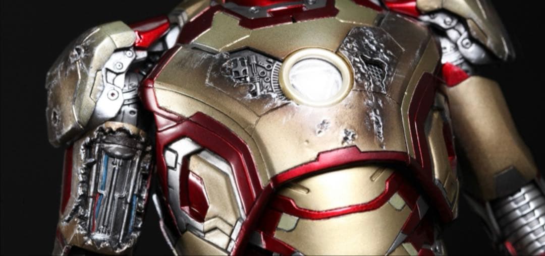 ホットトイズ　アイアンマン3マーク42 ダイキャスト