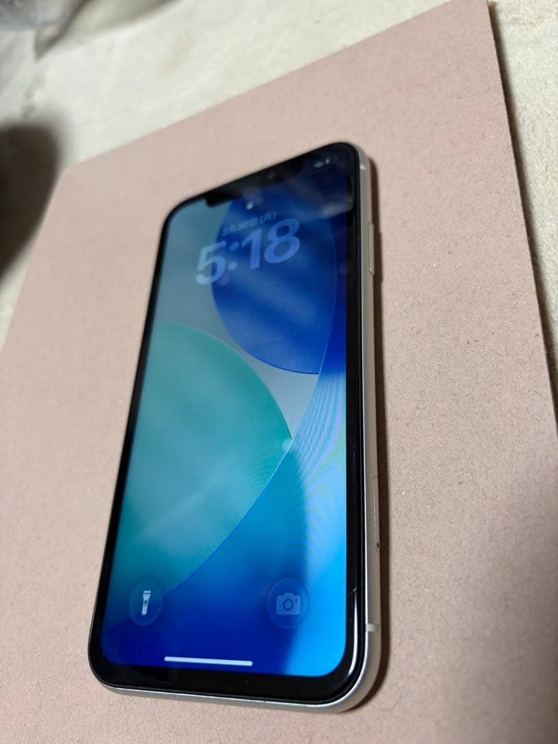 iPhone 11 ホワイト 64 GB SIMフリー