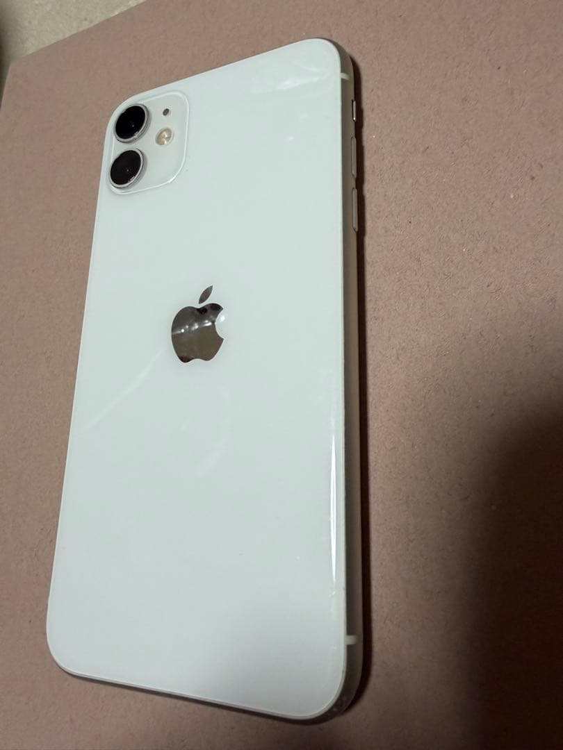 iPhone 11 ホワイト 64 GB SIMフリー