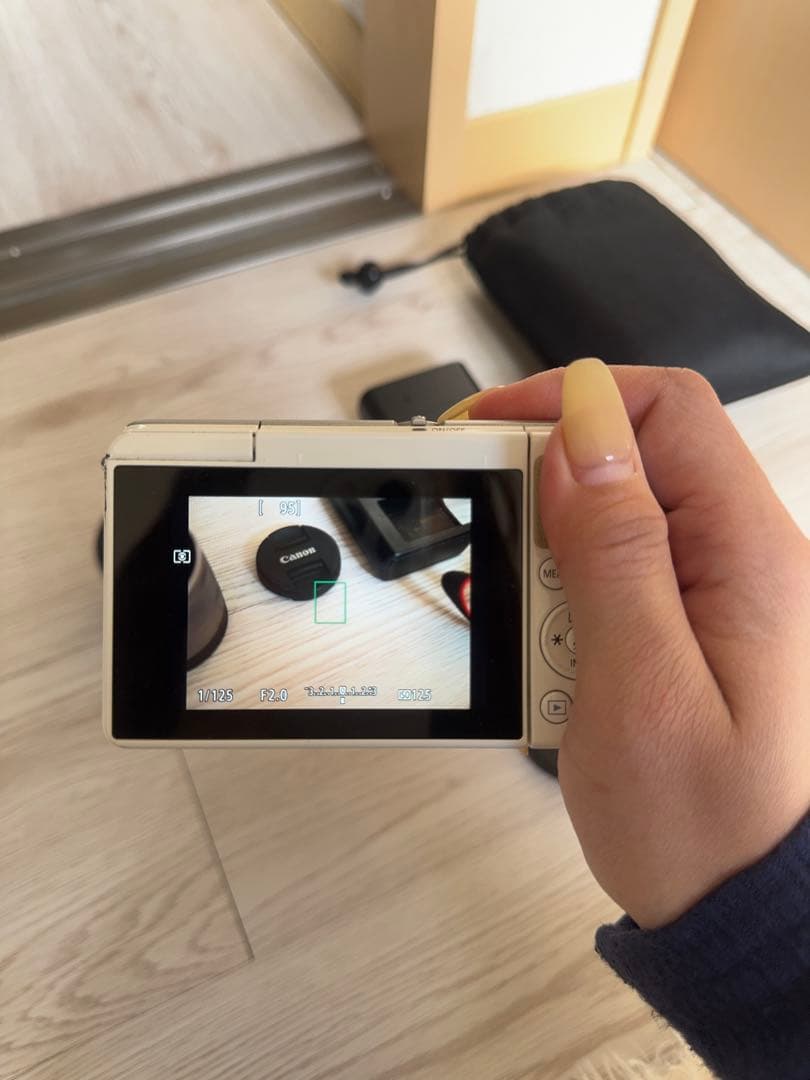 Canon EOS M10ホワイト ミラーレスカメラ