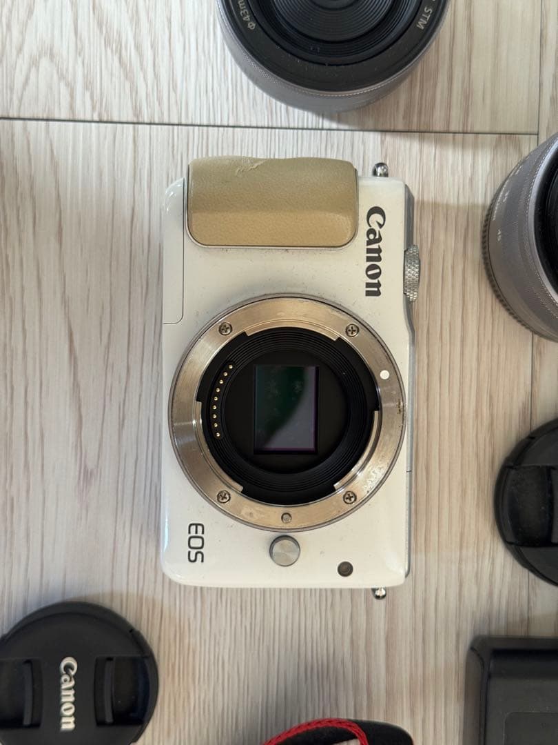 Canon EOS M10ホワイト ミラーレスカメラ
