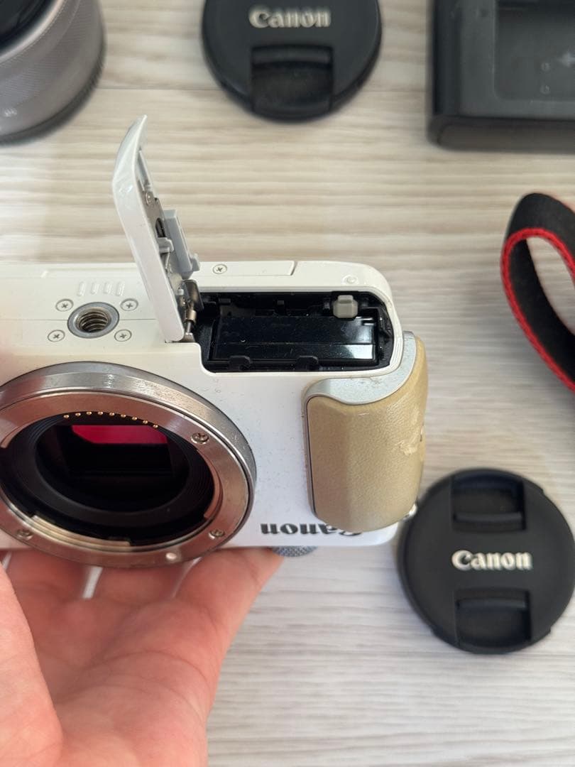 Canon EOS M10ホワイト ミラーレスカメラ