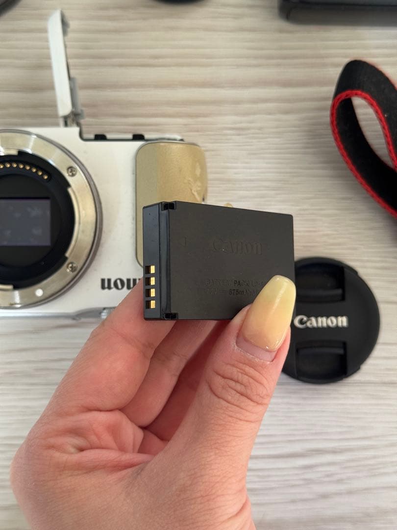 Canon EOS M10ホワイト ミラーレスカメラ