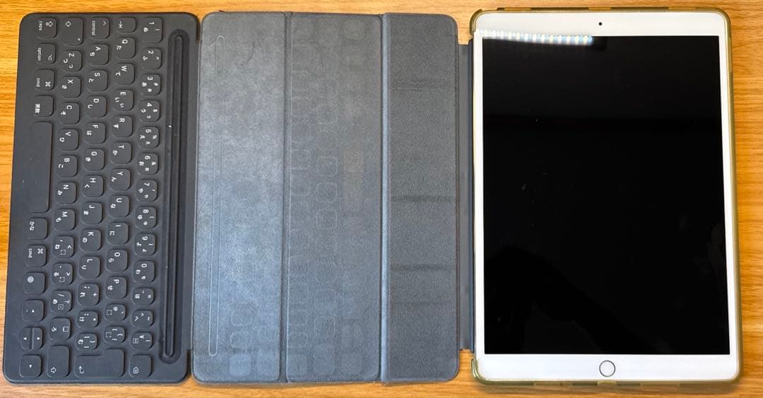 iPad Pro10.5インチ (A1709) スマートキーボード(ジャンク)付