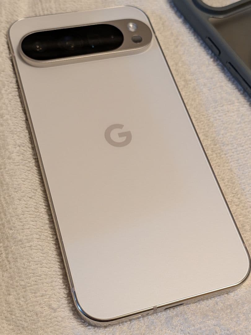 Google Pixel 9 Pro XLホワイト 本体、マグセーフ化ケース付き