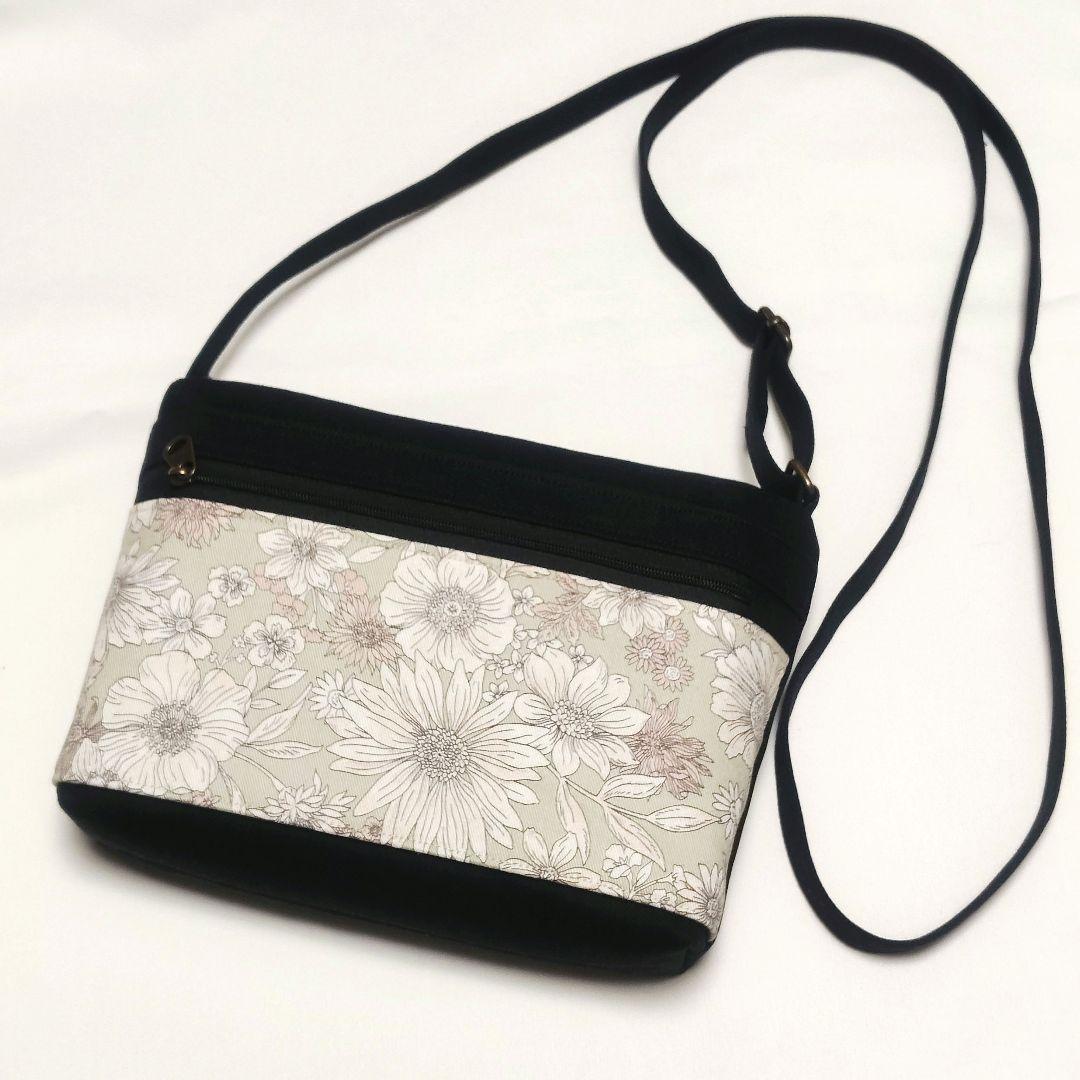 スクエアミニショルダーバッグとミニ財布☆BKデニム/淡いピンクのお花柄