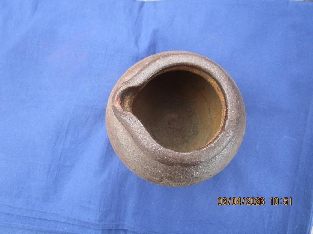 古備前　お歯黒壺　花器　うずくまる　花瓶　1個