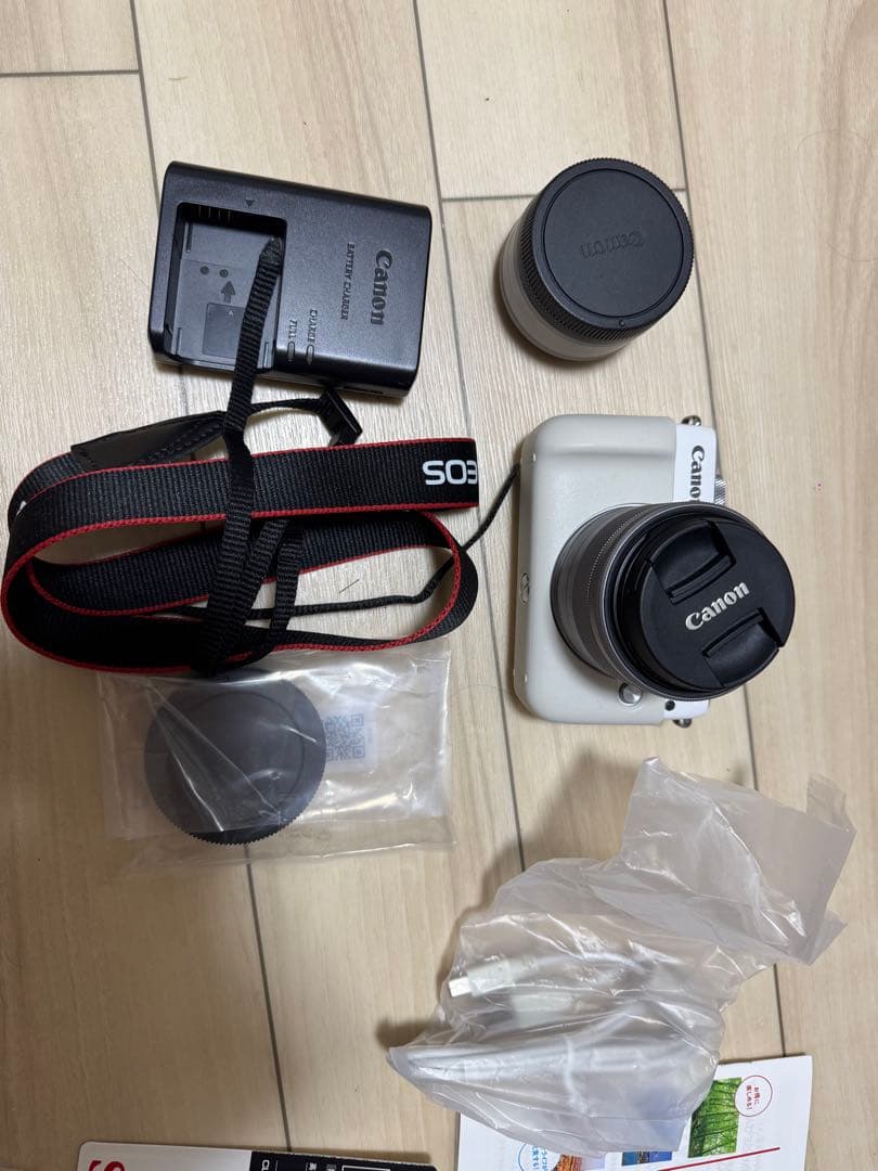 Canon EOS M10 ホワイト EF-M15-45 IS STM