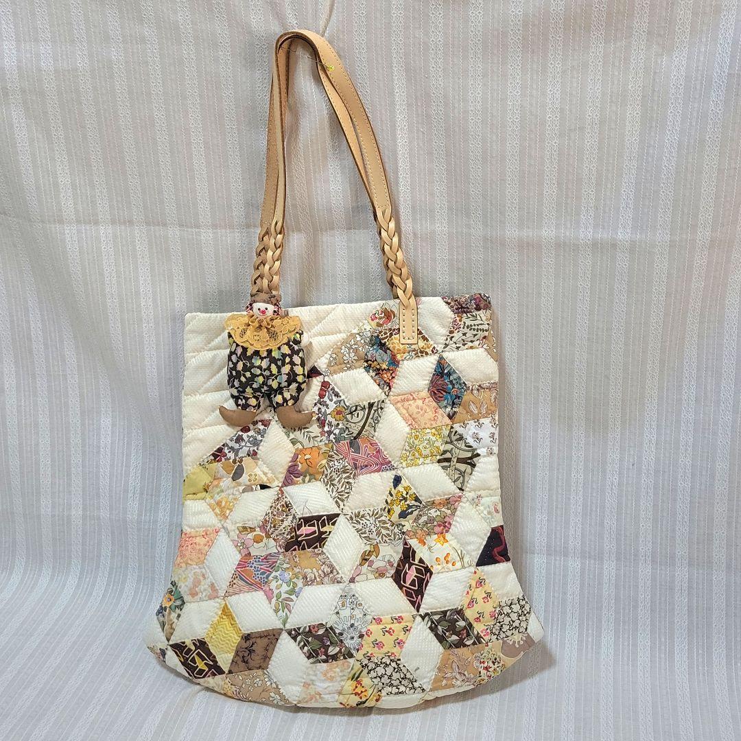 LIBERTY　リバティ　ピエロさんが付いたバック　パッチワークバック