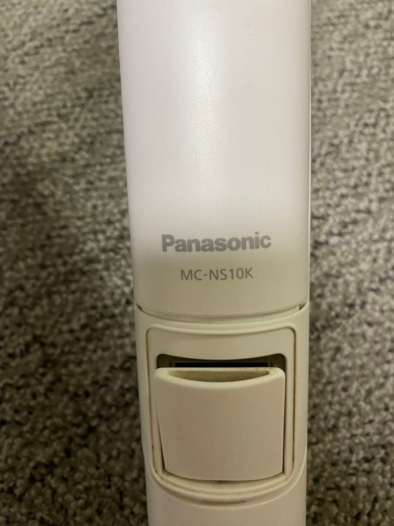 Panasonic コードレス掃除機 MC-NS10K 2022年製