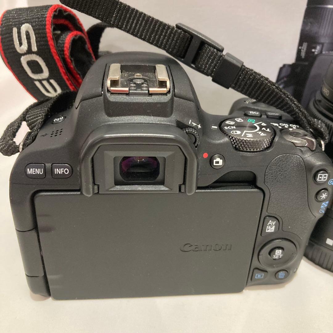 Canon EOS Kiss X9 デジタル一眼レフ　キャノン　ダブルレンズ